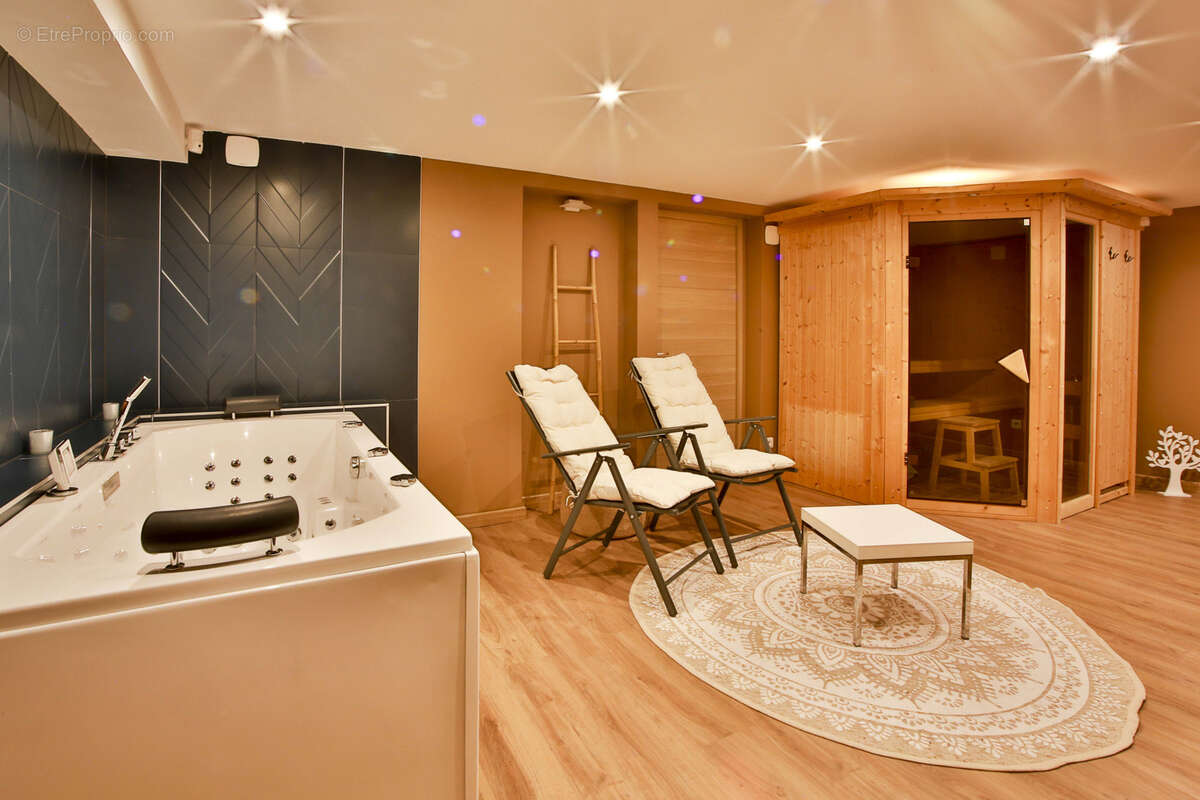 Commerce à SARREGUEMINES