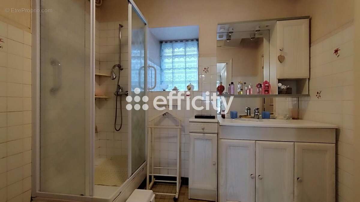 Maison à AIGUEPERSE