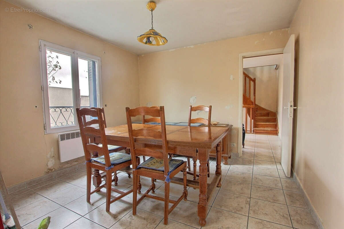 Appartement à LES LILAS