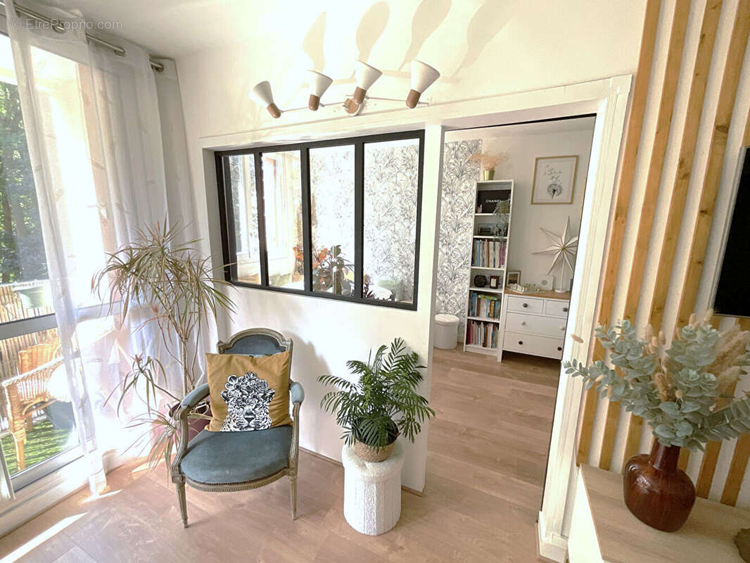Appartement à BUC