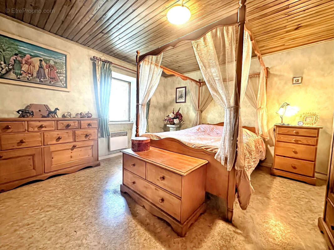 Maison à AVRAINVILLE