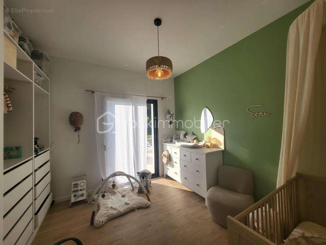 Maison à SAINTE-COLOMBE-EN-BRUILHOIS