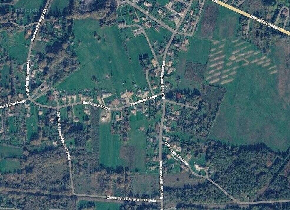 Terrain à MENESPLET