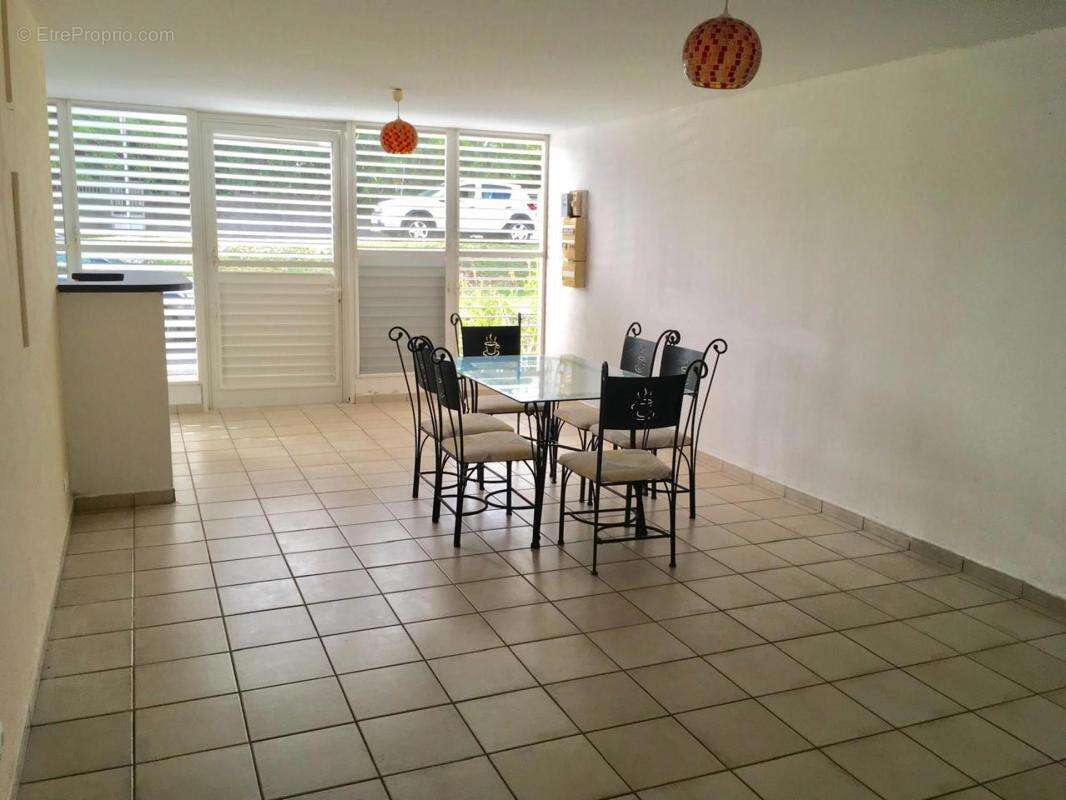 Appartement à LE MOULE
