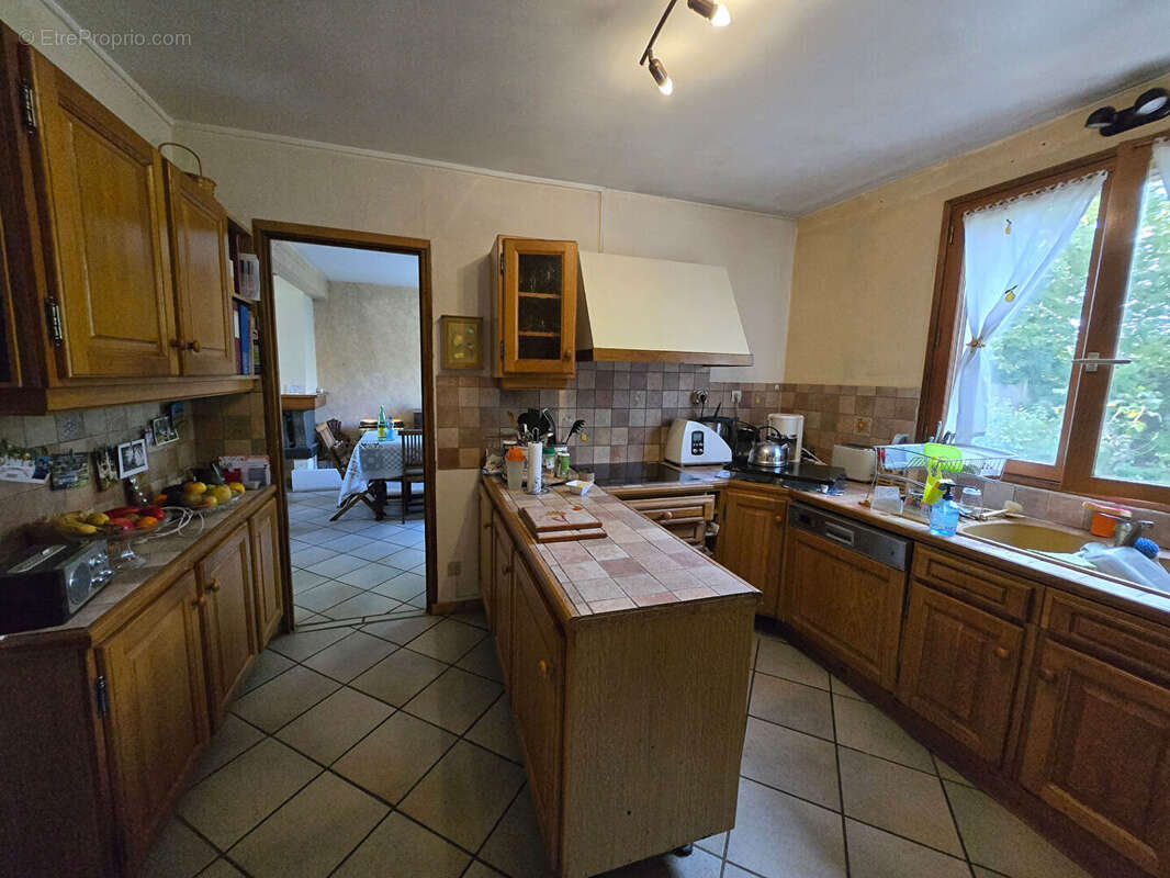 Maison à SAINTE-GENEVIEVE-DES-BOIS