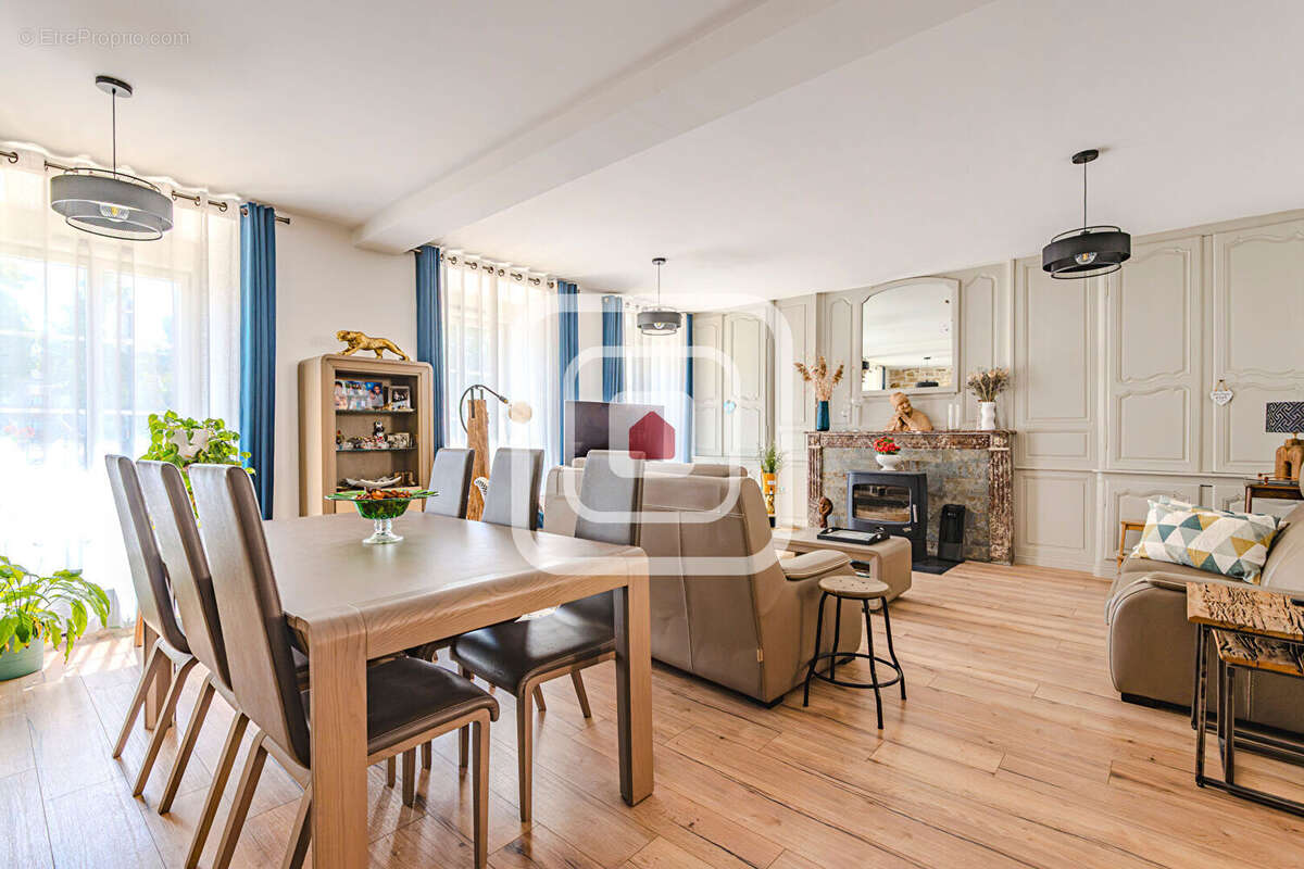 Exclusivite maison bourgeoise de caractere centre hermonville avec dependances et chartil - photo 3