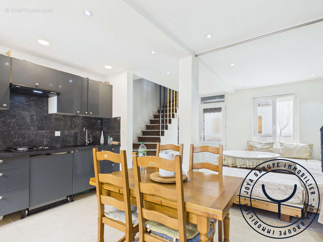 Maison 77 m² à Romilly-Sur-Seine  - photo 2