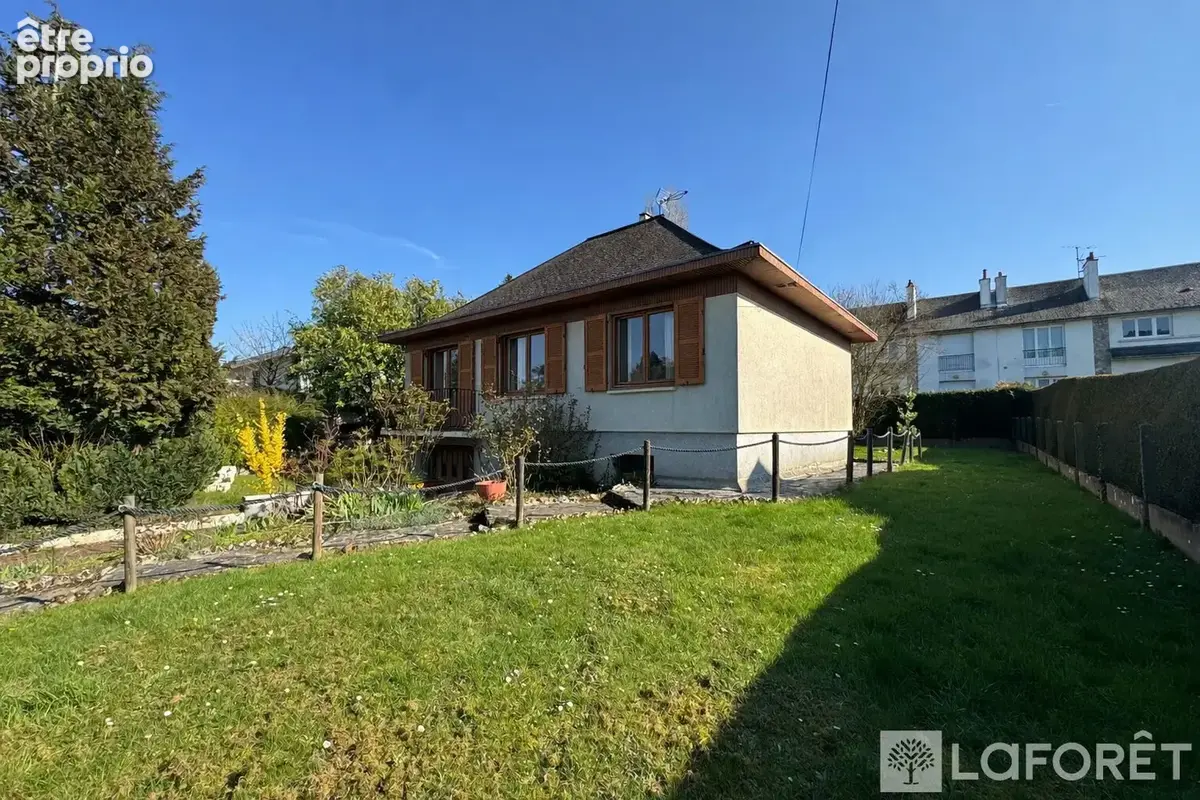 Maison à L'AIGLE