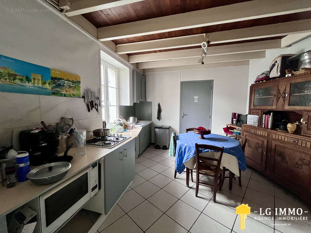 Maison à MORTAGNE-SUR-GIRONDE