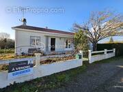 Maison à VERNOUX-EN-GATINE