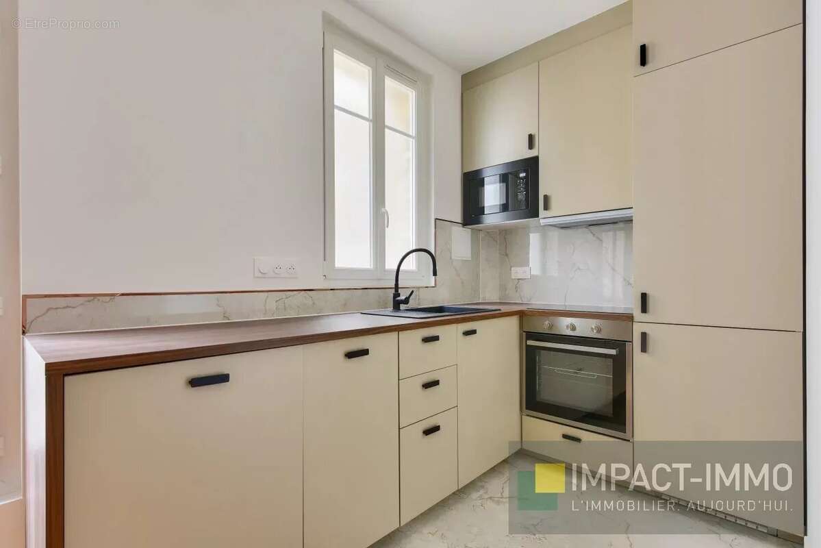 Appartement à COURBEVOIE