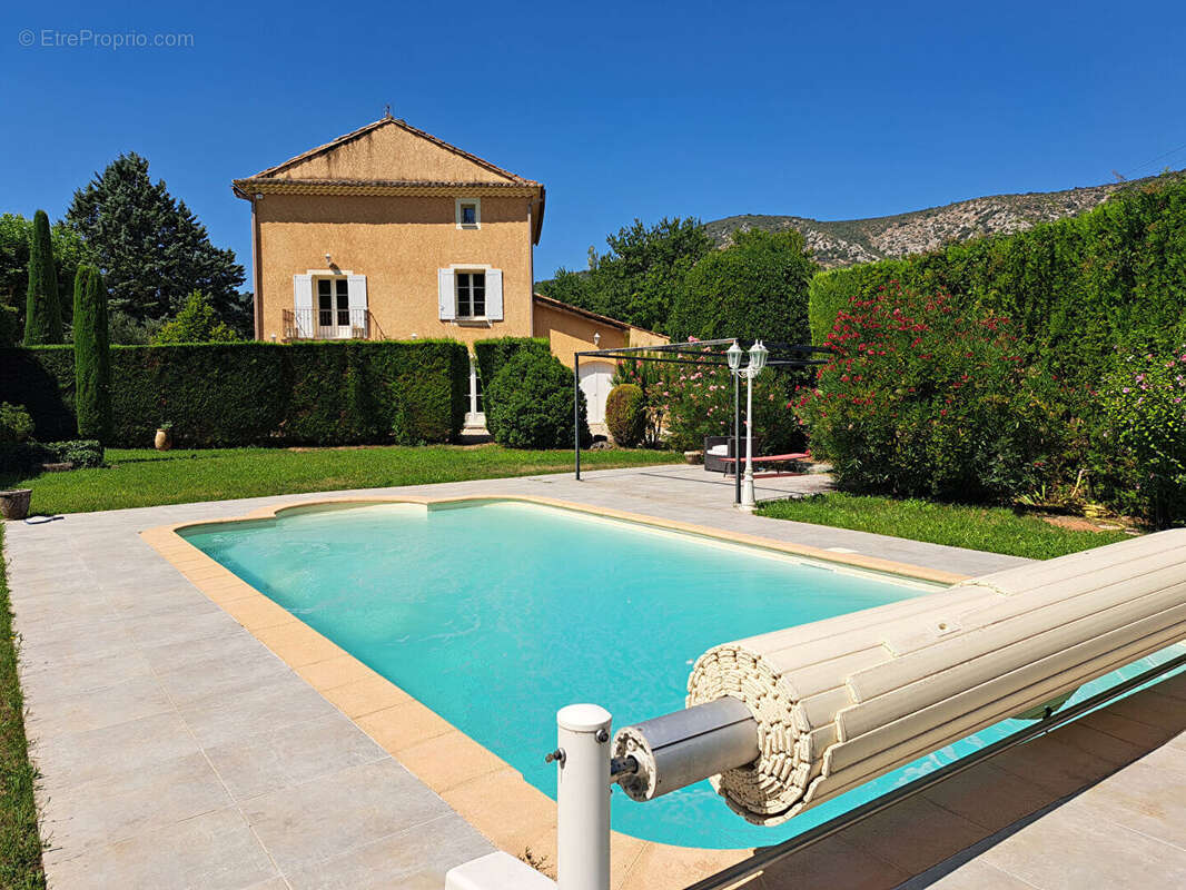 Grande demeure familiale avec piscine dans un bel environnement - photo 2