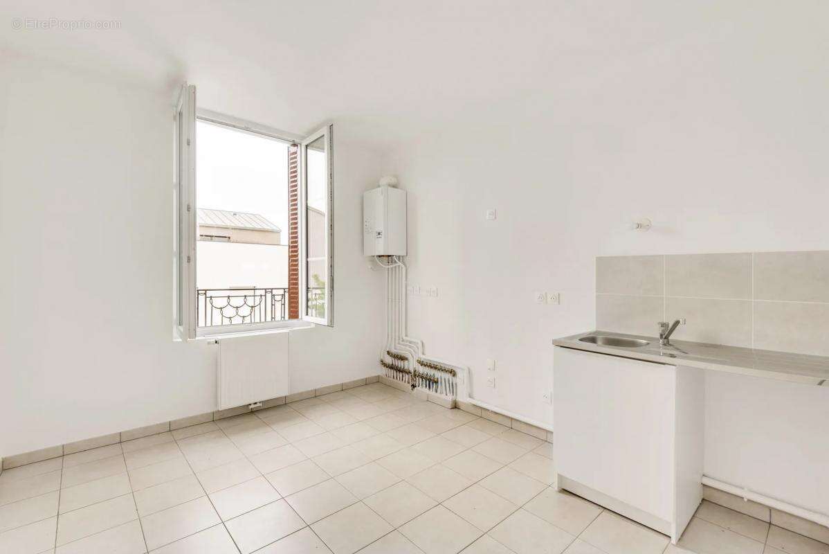 Appartement à LA COURNEUVE