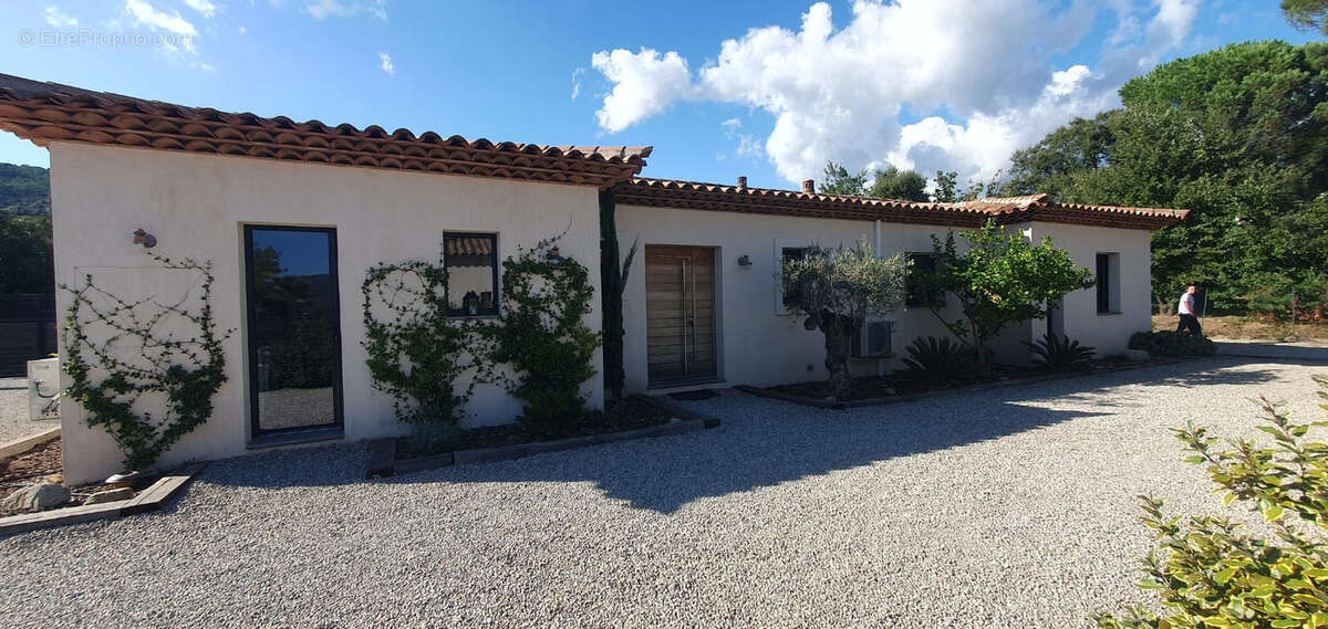 Maison à PLAN-DE-LA-TOUR