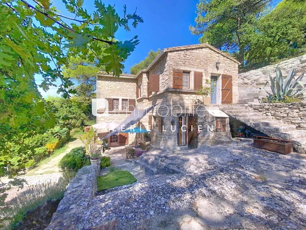 EXCLUSIVITÉ – Propriété à vendre à Saint-Rémy-de-Provence  Ancienne carrière au pied des Alpilles - photo 16