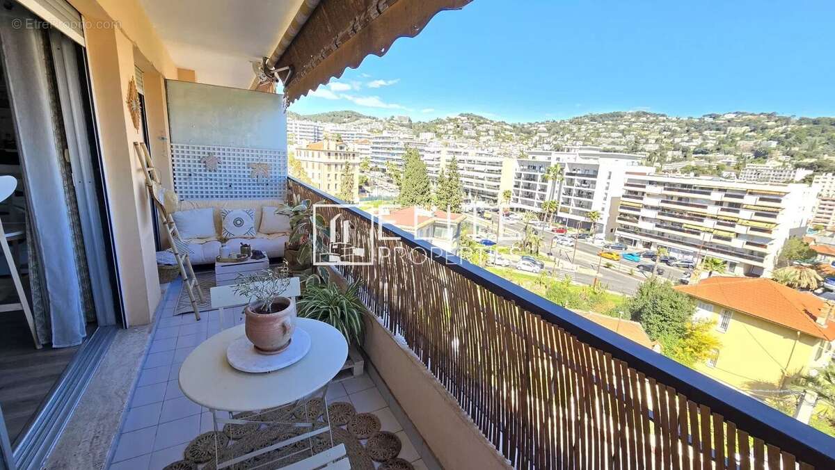 Appartement à LE CANNET