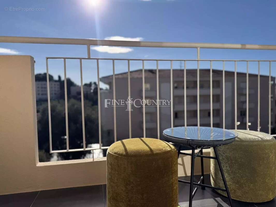 Appartement à LE CANNET