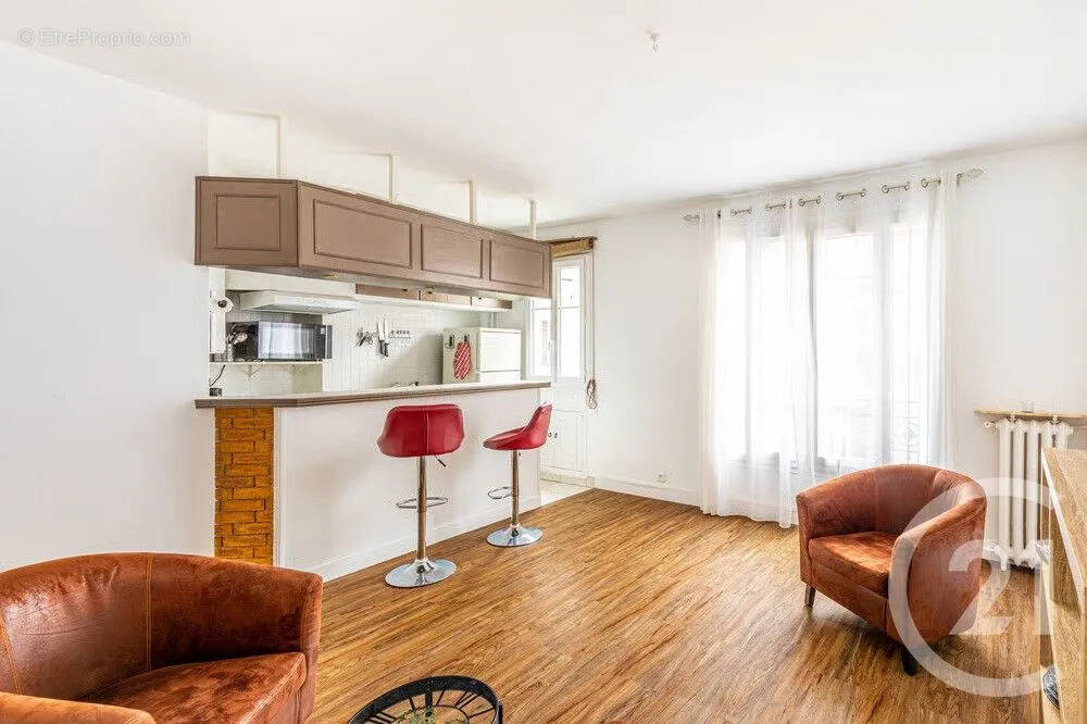 Appartement à PARIS-14E