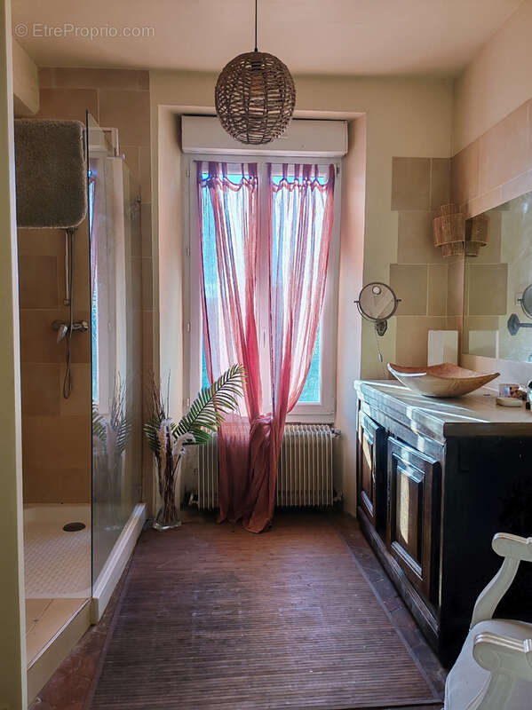 Maison à PONT-SUR-YONNE