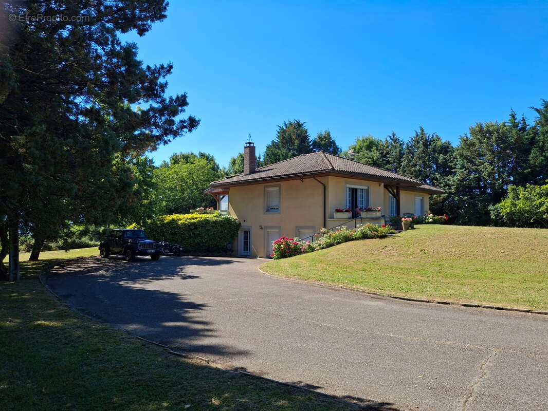 Maison à PRIAY