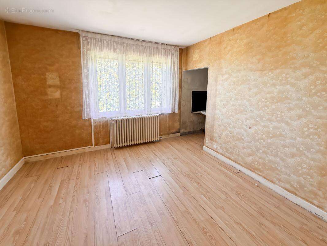 Maison à AIGLEMONT