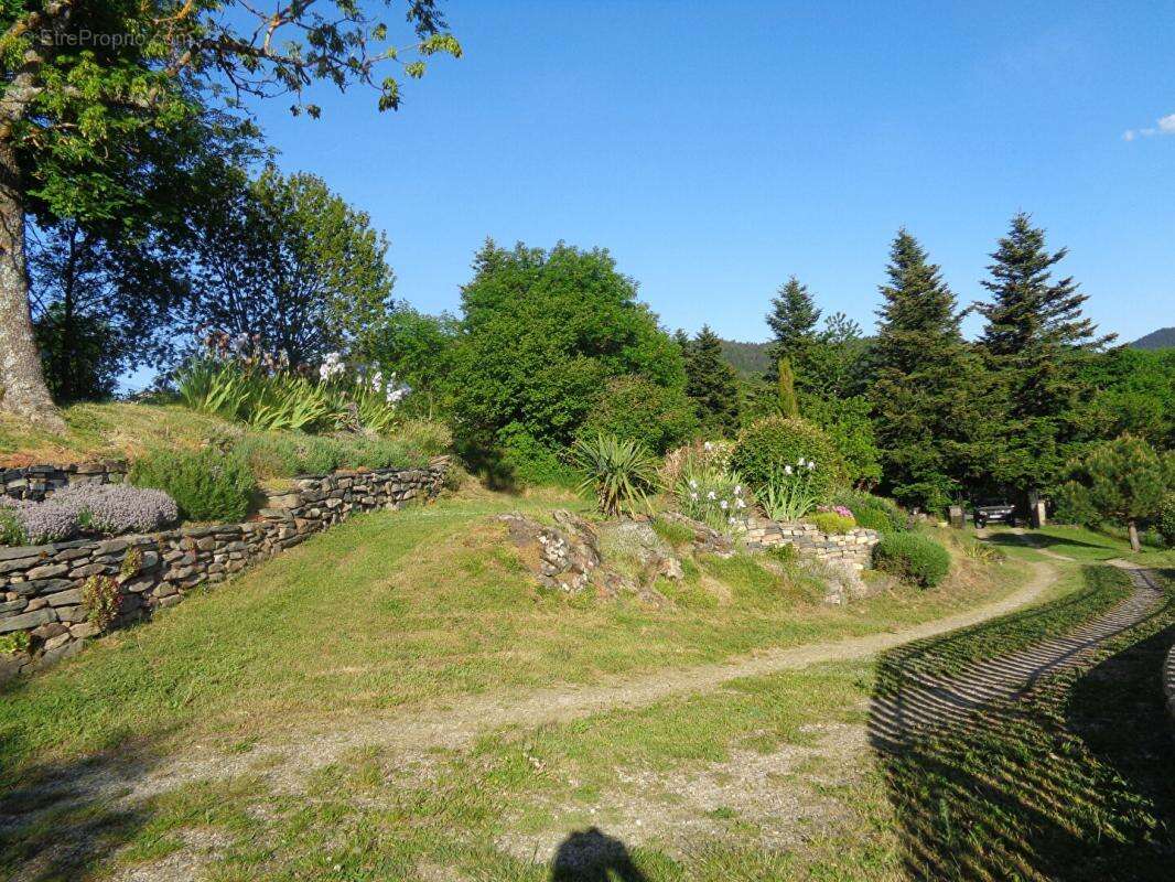 Maison à LE PERTUIS