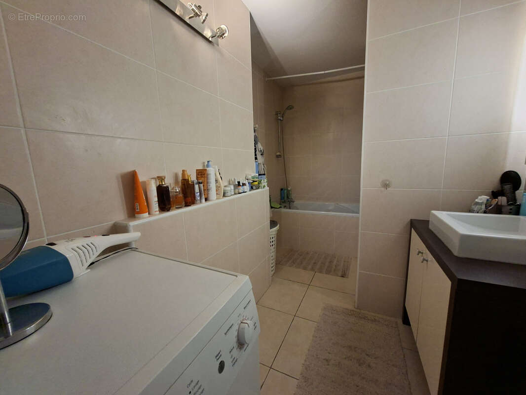 Malfato / ile des marinas - bel appartement avec 2 chambres et parking - photo 6