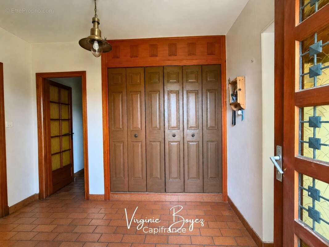 Maison de campagne 190 m² – 4 chambres – Terrain clos de 7 500 m² – Beau potentiel - photo 3