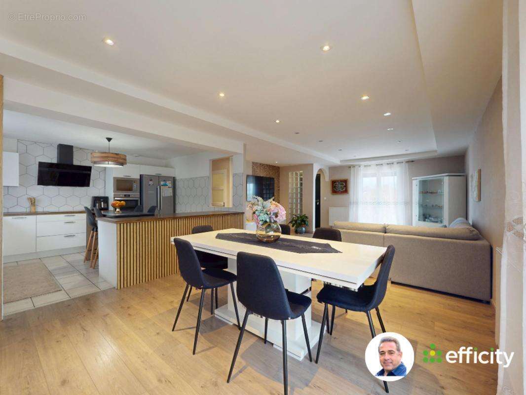 Maison à CHATILLON-SUR-CHALARONNE