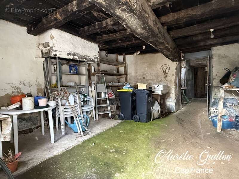 Maison en pierre à rénover – Fort potentiel – Saint-Servant - photo 4