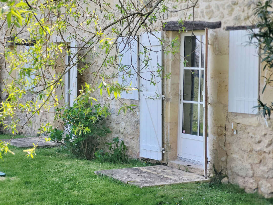 Maison à LATRESNE