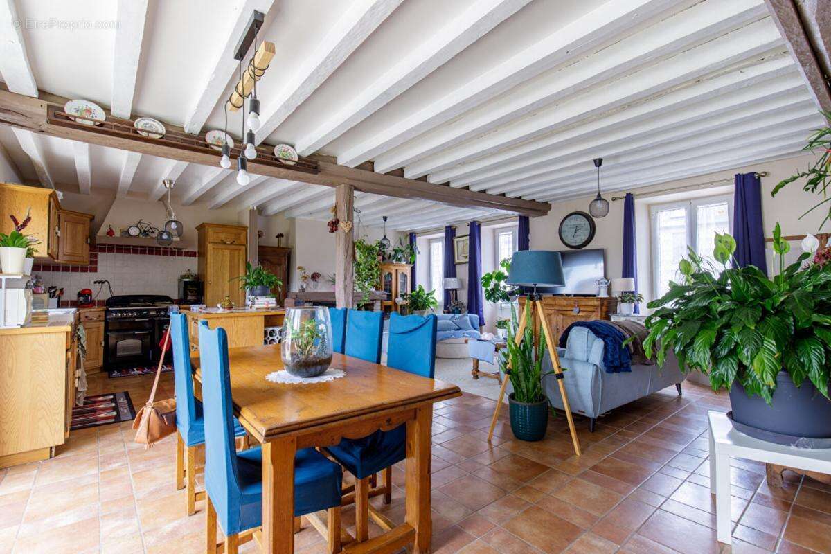 Superbe maison en pierres rénovée de 9 pièces sur Arthies - photo 2