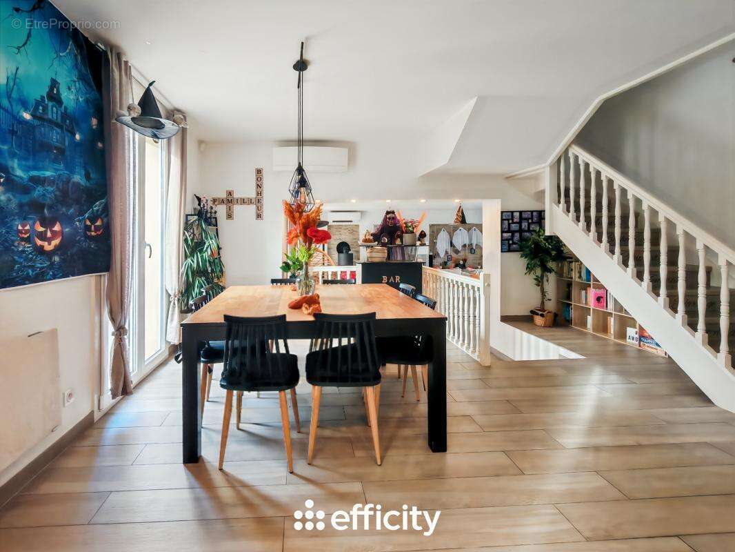 Maison à LA QUEUE-EN-BRIE