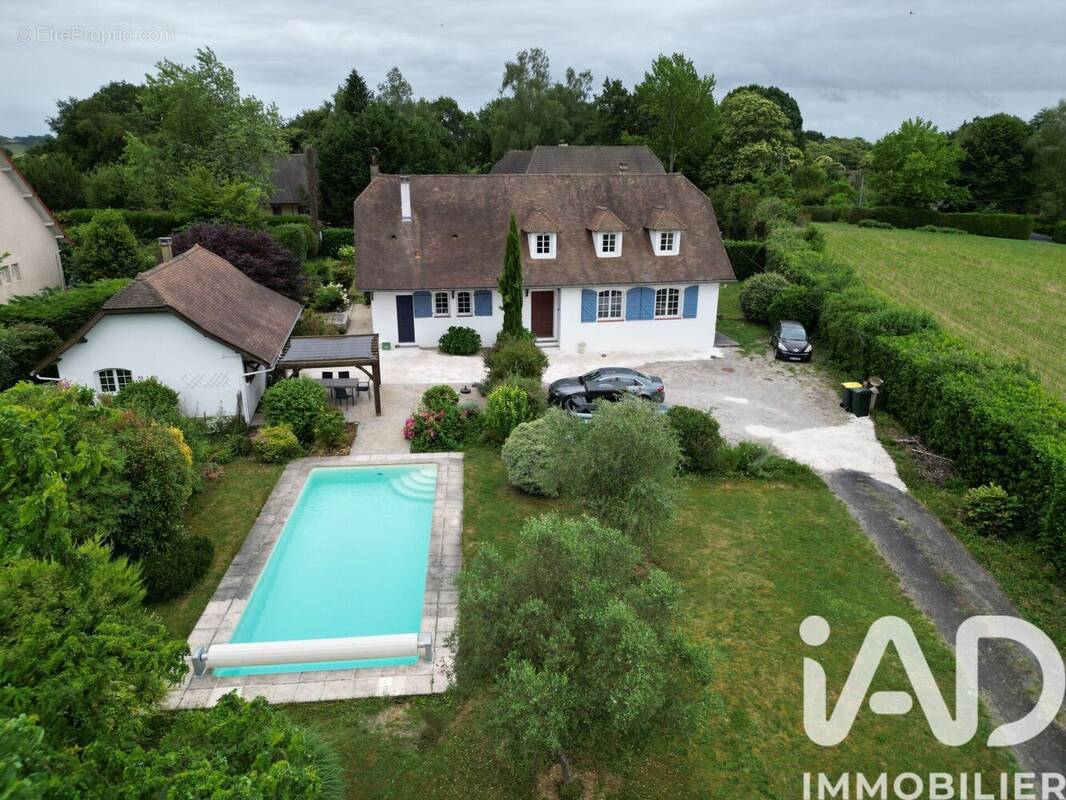 Photo 1 - Maison à NAVAILLES-ANGOS