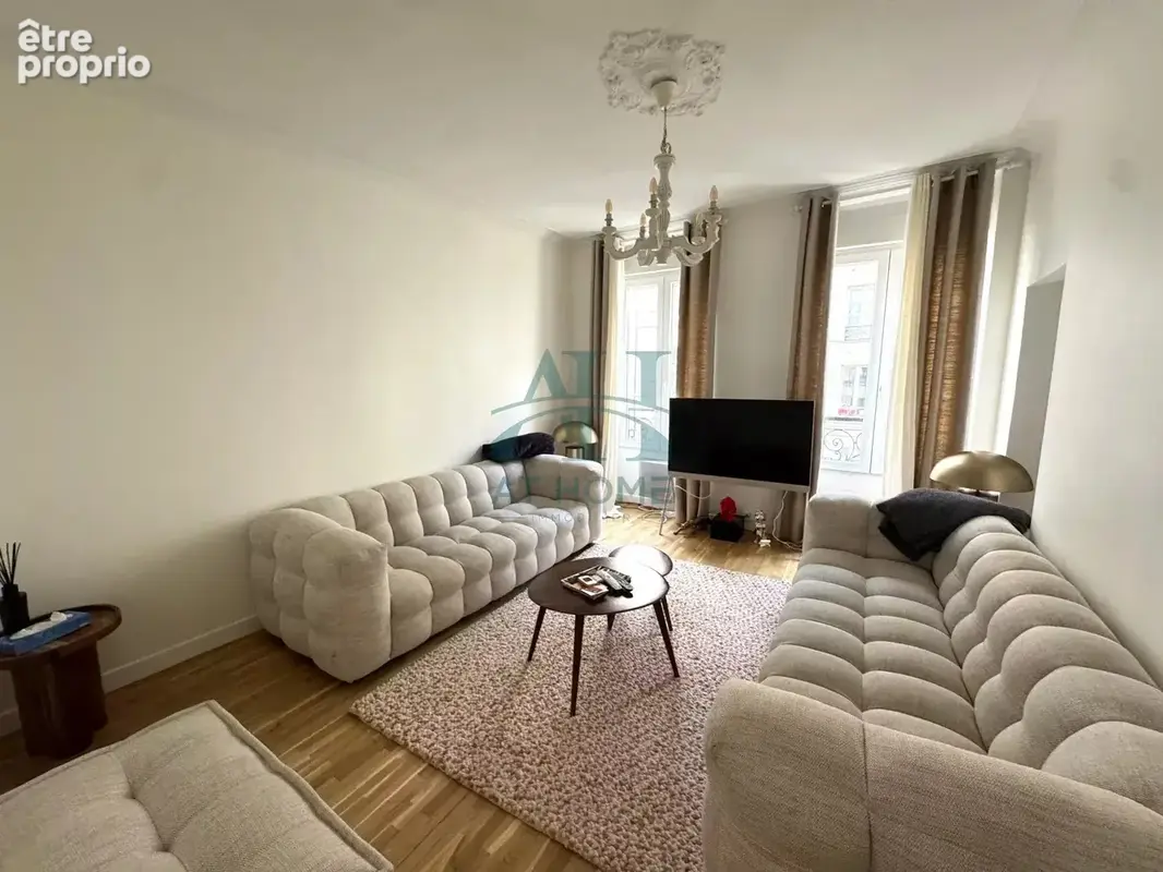 Appartement à PARIS-10E