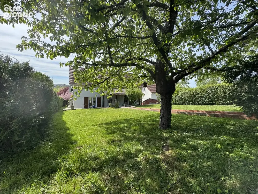 Maison à SAINT-PIERRE-DU-PERRAY