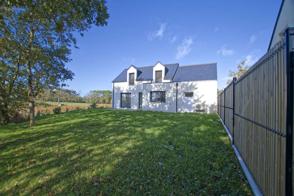 Maison à PLOEMEL