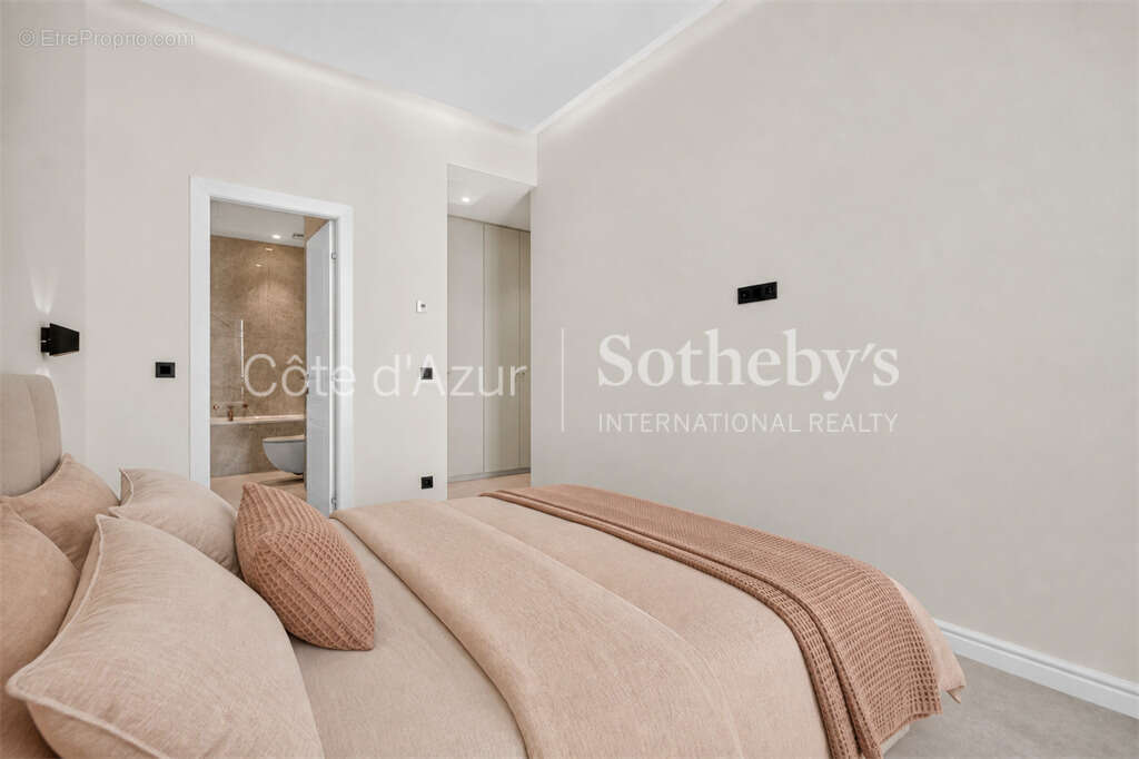 Appartement rénové de 96 m² avec deux suites proche du Palais des Festivals à Cannes - photo 8