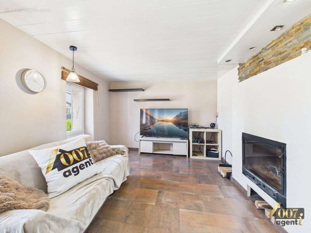 Maison à LES MOLLETTES