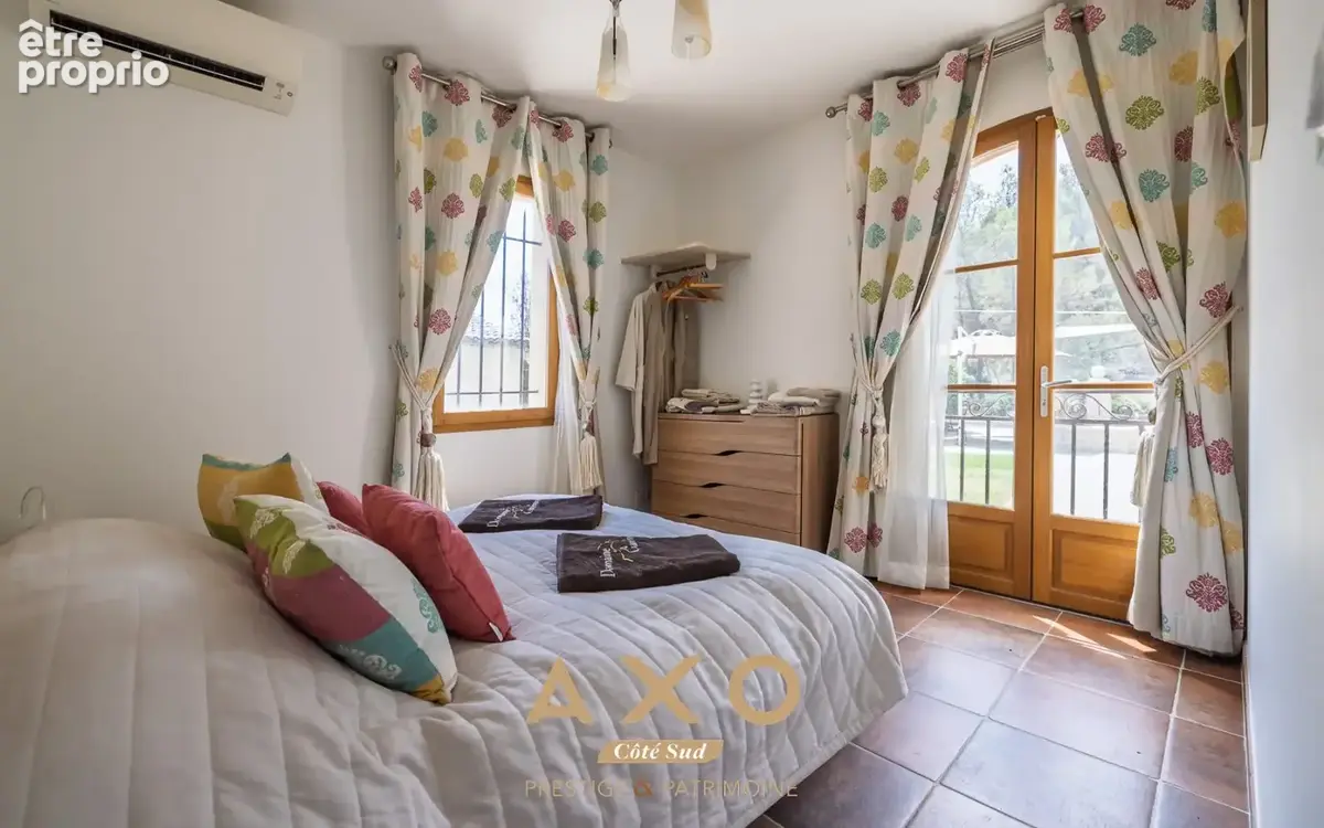Saint marc jaumegarde - vue sainte victoire - ensemble immobilier - 2 maisons - 380 m2  - appartements - jacuzzi - spa - 2 pisci - photo 17