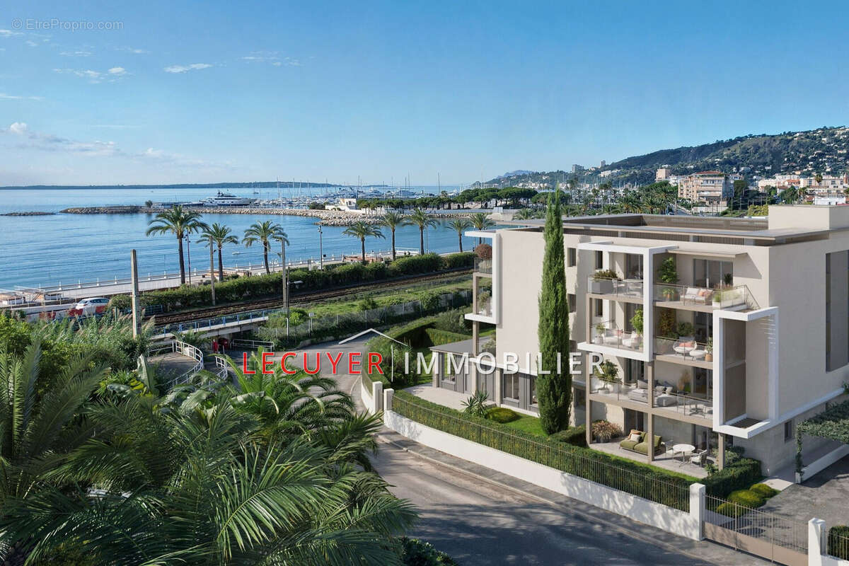 Appartement à VALLAURIS
