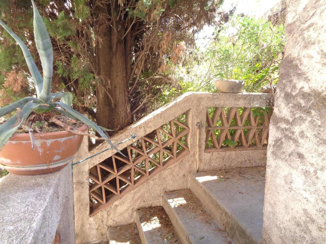   - Maison à LA MOTTE