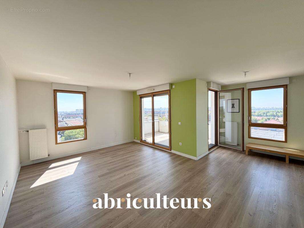 Appartement de caractère de 119 m² avec balcon et terrasse dans un Immeuble d’architecte à la vente à Aubervilliers (93300) - photo 4