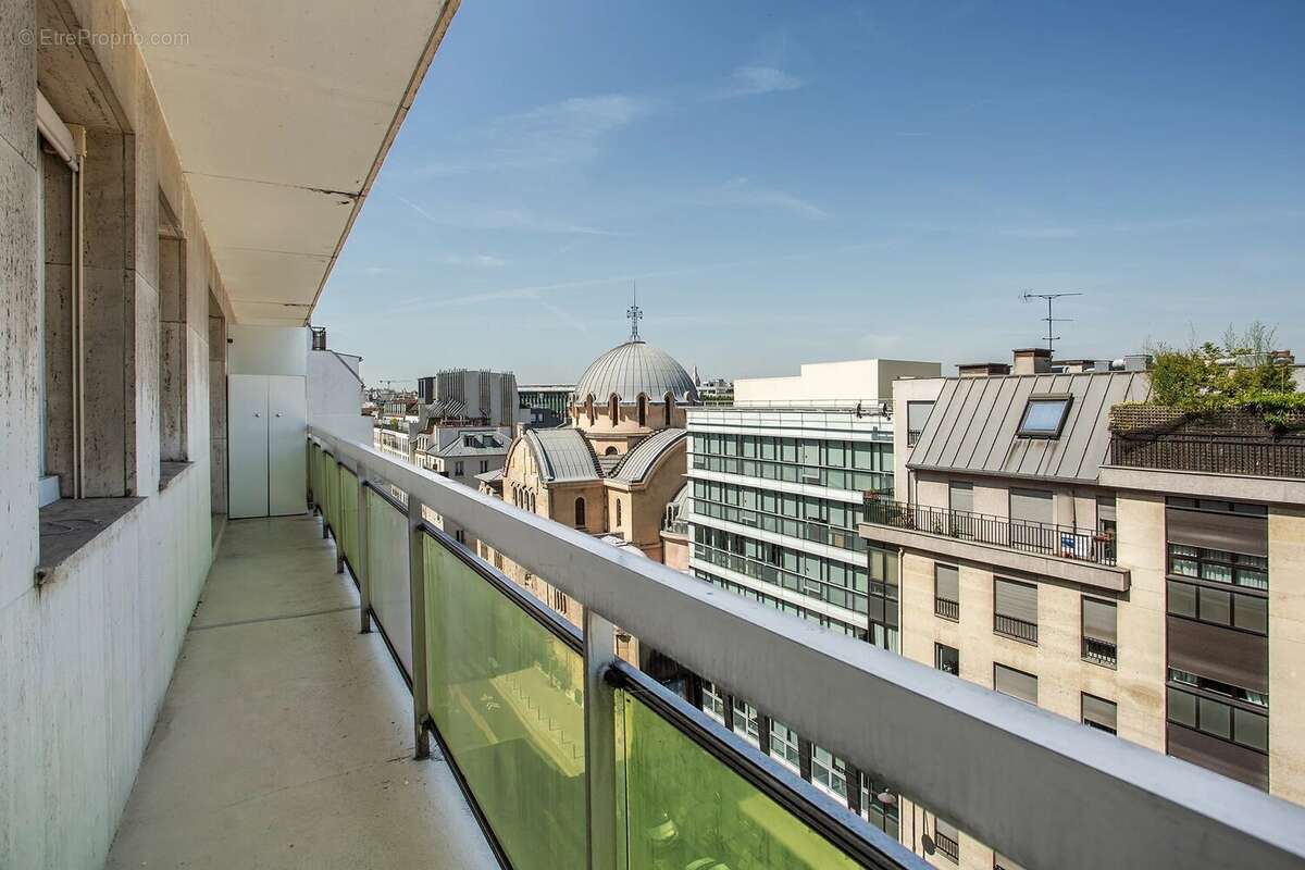 Appartement à PARIS-14E