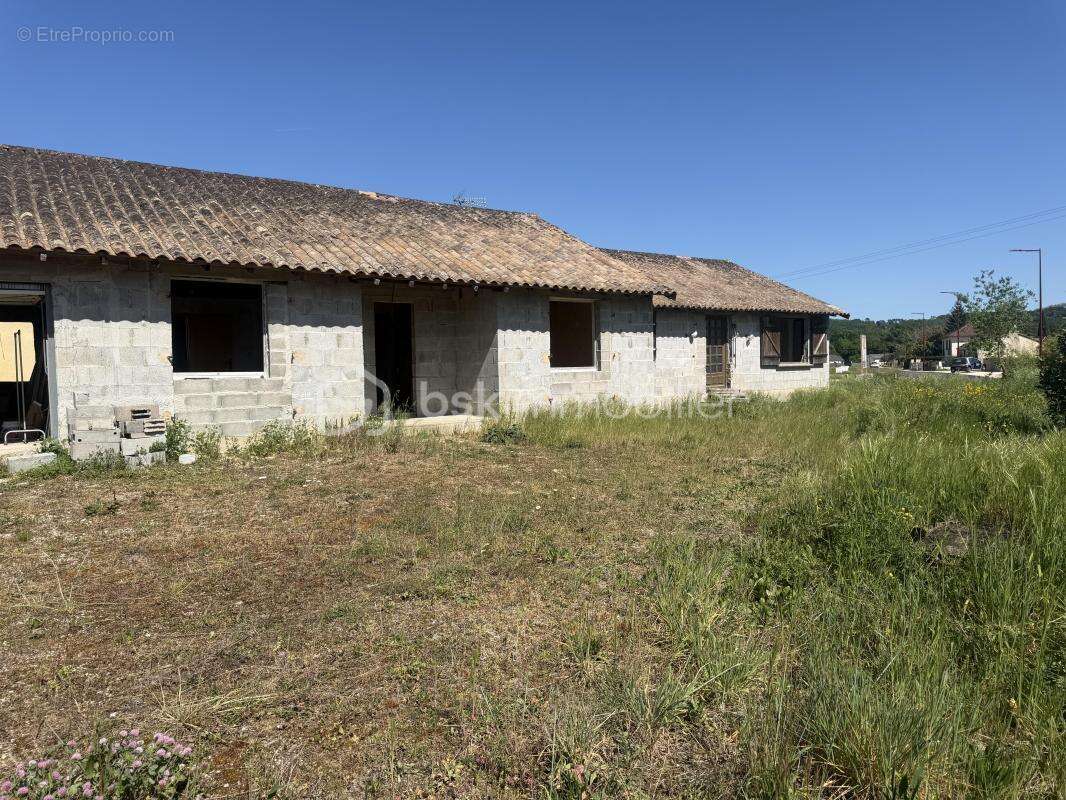 Maison à ANTONNE-ET-TRIGONANT
