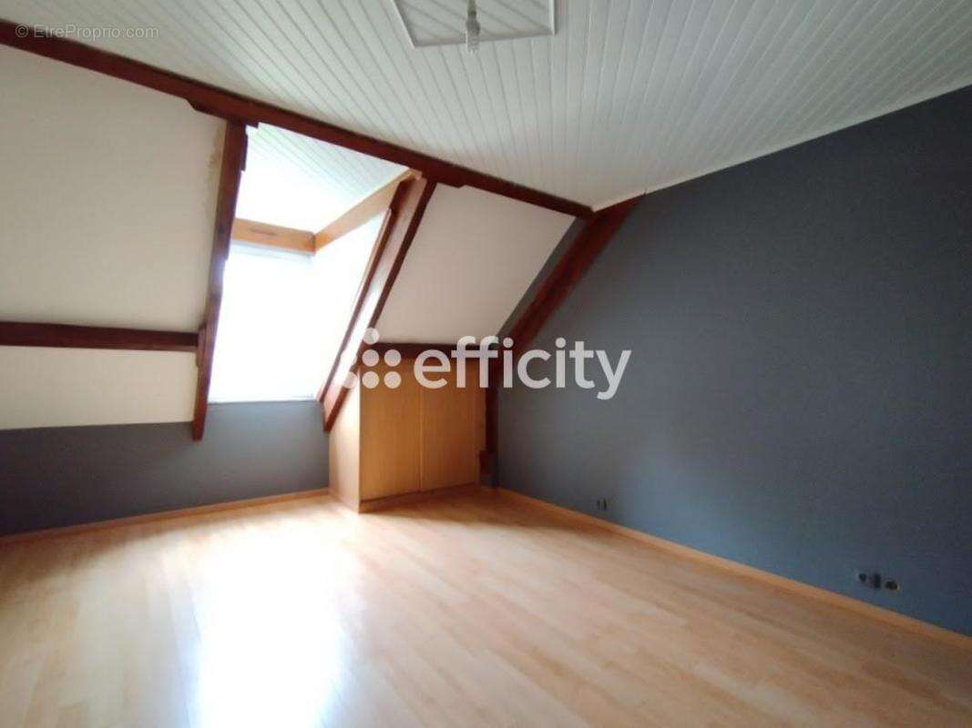 Appartement à SAINTE-MESME
