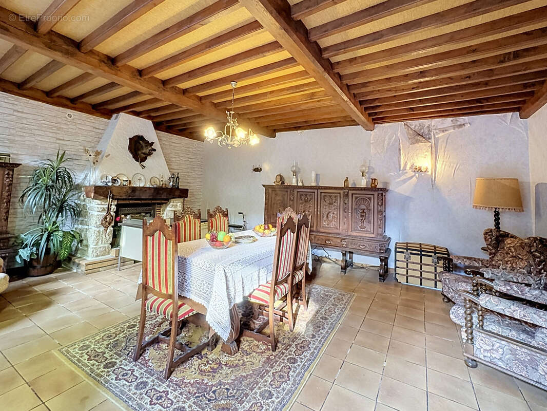 30MN CLERMONT SUD - Maison avec dépendances et terrain - photo 6