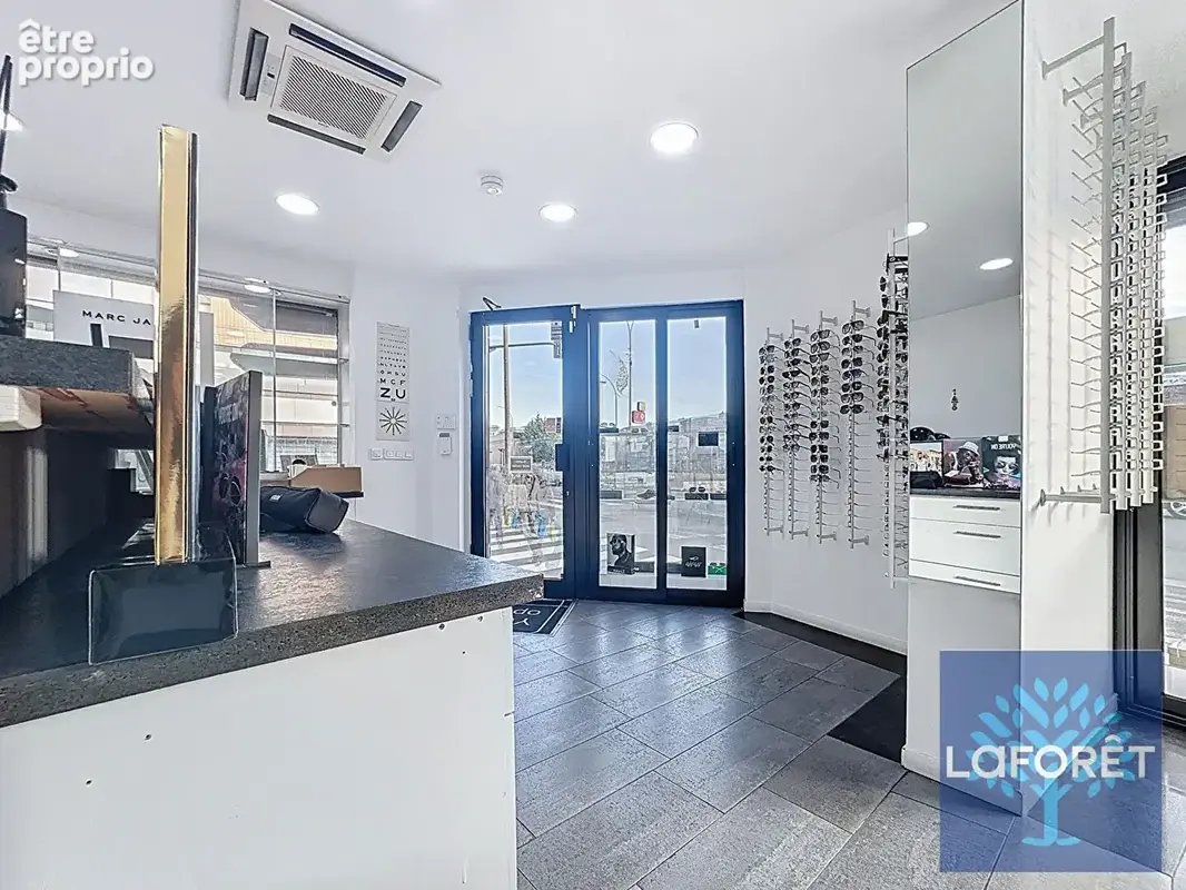 Local d'activité Neuilly Plaisance 40 m2 environ - photo 4