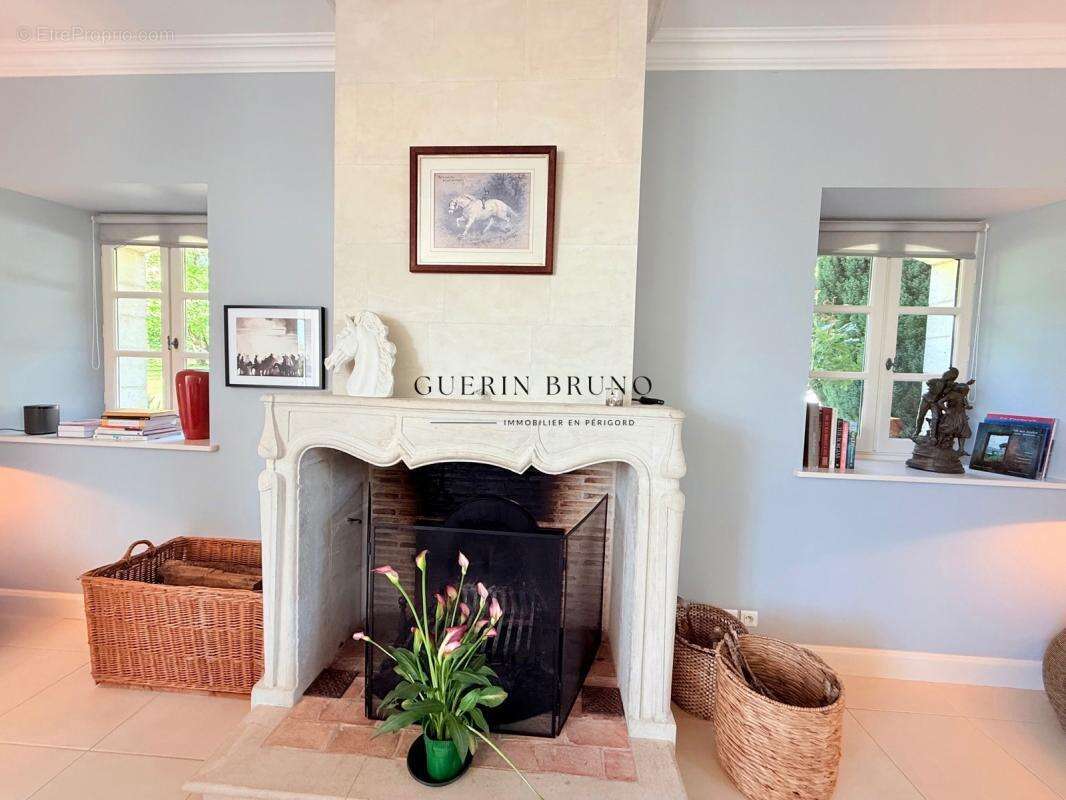 Maison à SAINT-FELIX-DE-BOURDEILLES