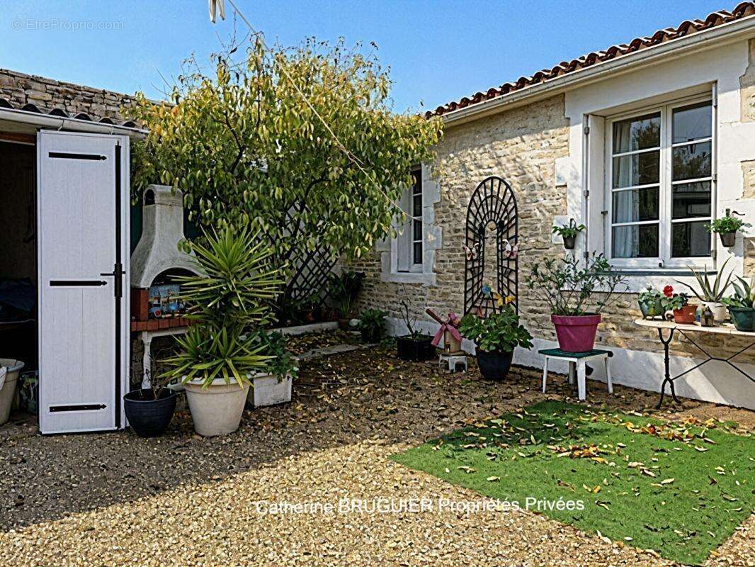Maison à SALLES-SUR-MER